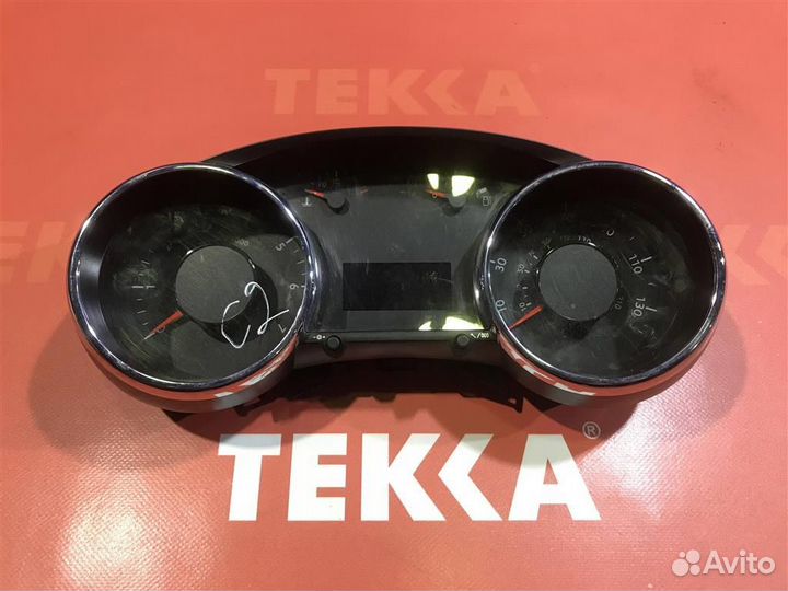 Приборная панель Пежо 3008 1