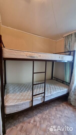 Двухярусная кровать