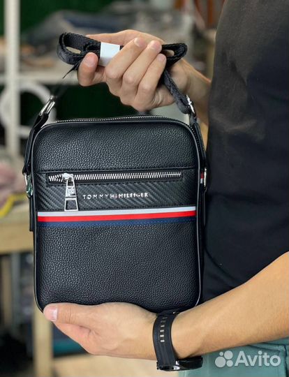 Сумка через плечо от Tommy – всегда в тренде