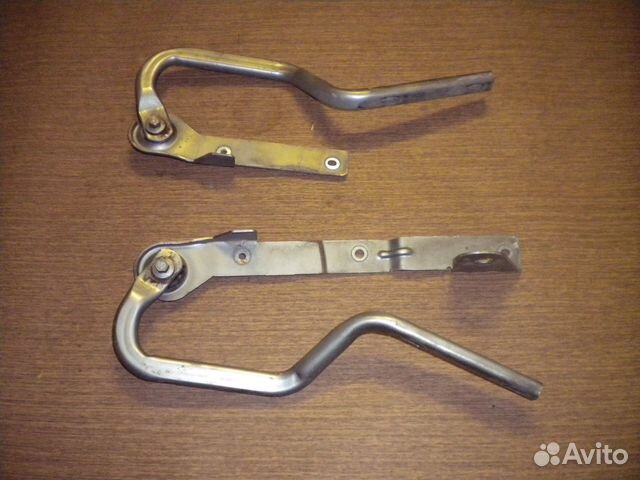 4716451U правая петля капота Chrysler Voyager 3