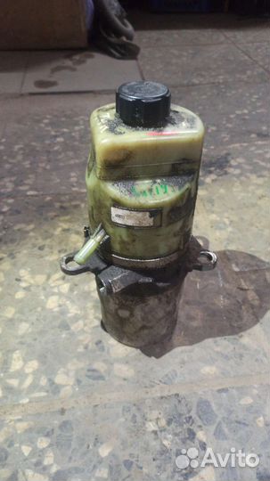 Насос гидроэлектроуселителя на форд с мах /фокус