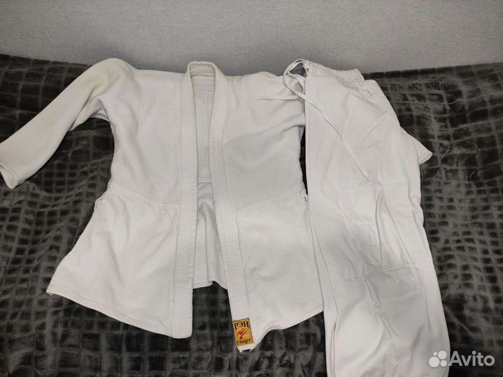 Плотное кимоно для смешанных единоборств