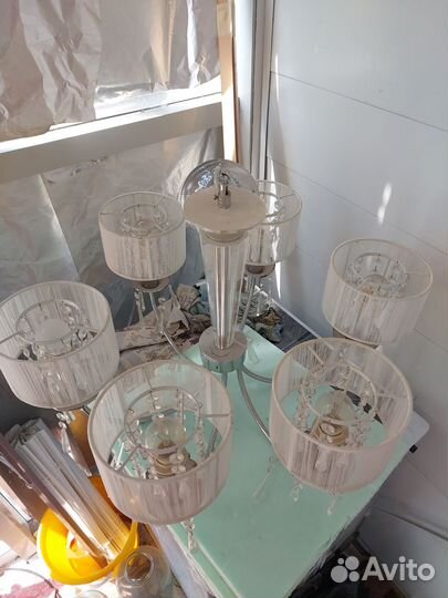 Продам люстру