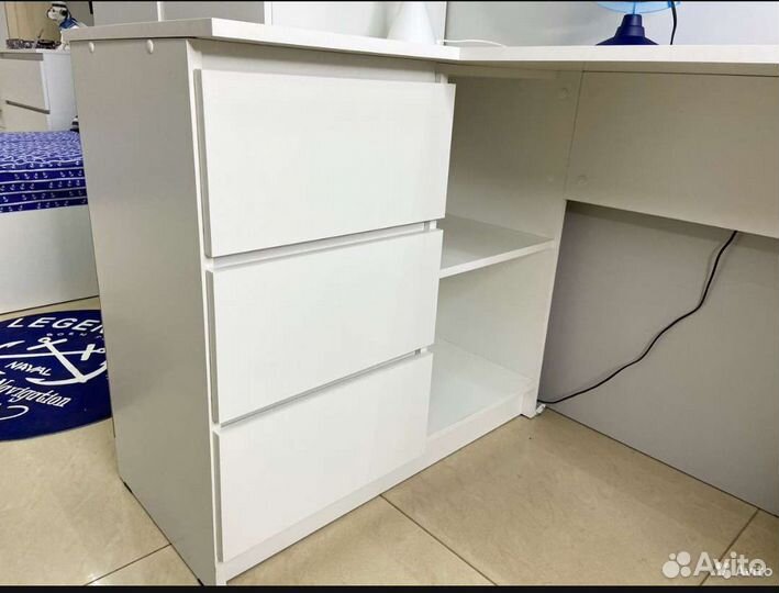 Стол угловой