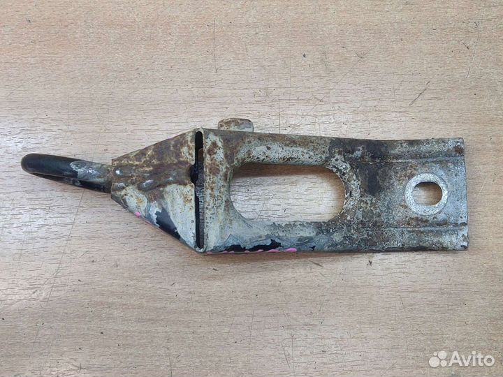 Буксировочная петля передняя, Volvo 960