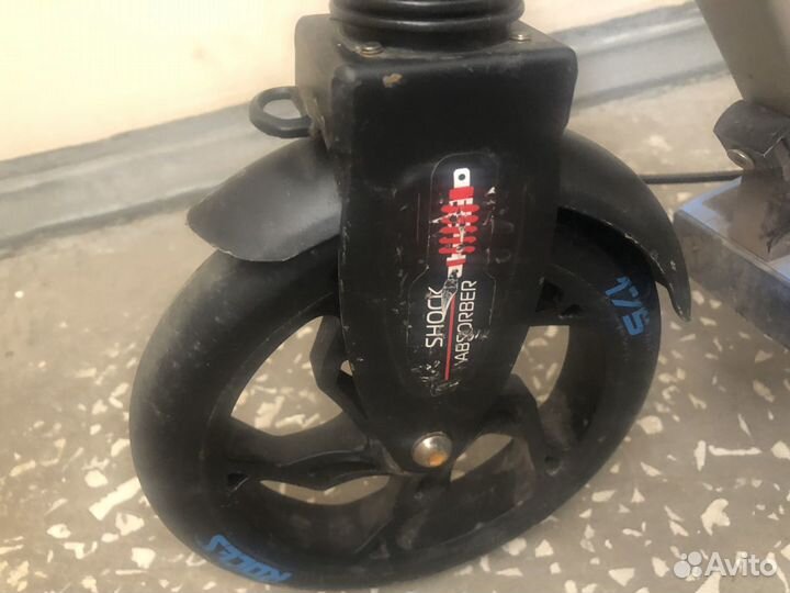 Самокат городской Roces 175 Man