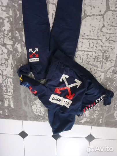 Спортивный костюм