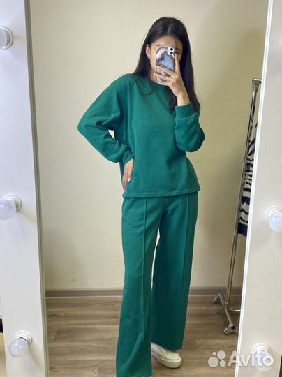 Спортивный костюм женский