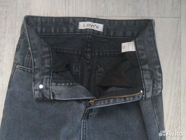 Джинсы женские levis, размер 25