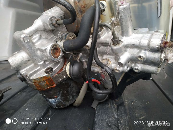 Пневмагидроусилитель