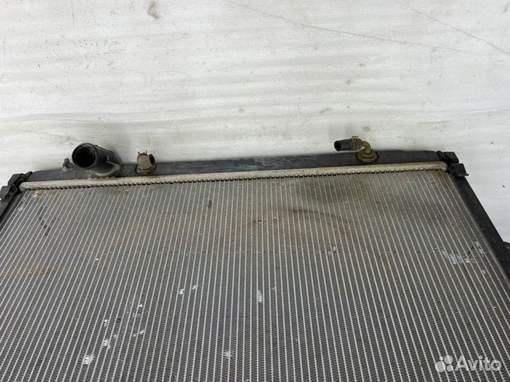 Радиатор охлаждения Toyota Land Cruiser 200