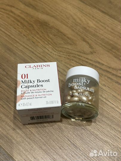 Тональный крем в капсулах Clarins Milky Boost 01