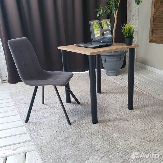 Компьютерный стол Дуб 70*60 см. Черные ножки