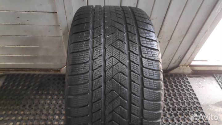Pirelli Scorpion Winter RFT 315/35 R21 111V