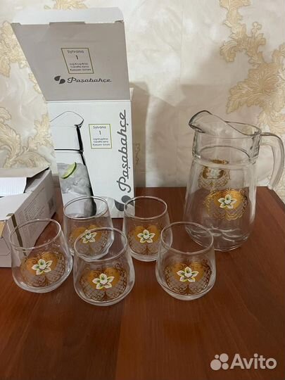 Стаканы и графин