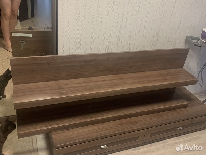 Полка под телевизор