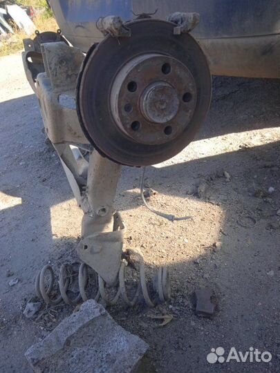 Балка подвески Volkswagen Golf