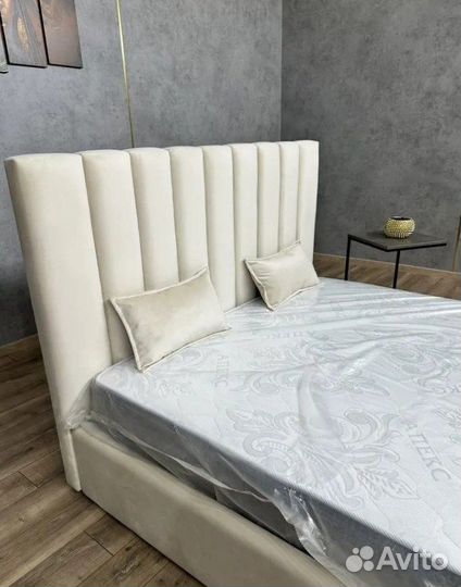 Кровать с основанием от производителя