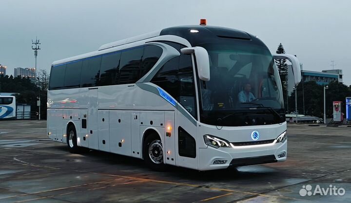 Туристический автобус Golden Dragon XML6129JR, 2024
