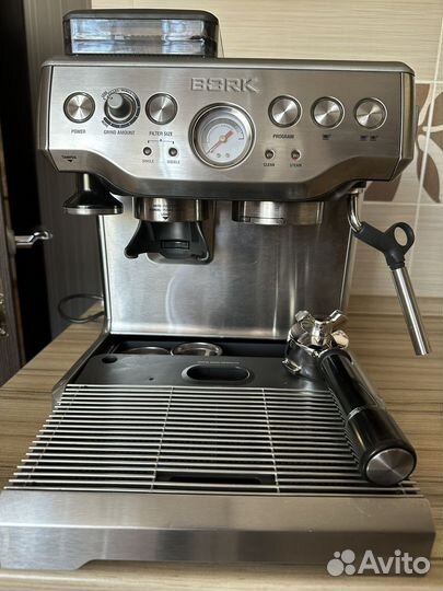 Кофемашина Bork c801