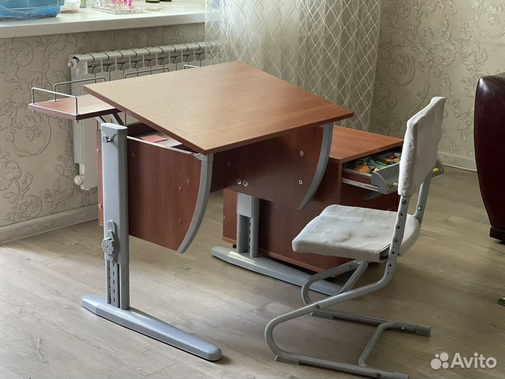 Растущая парта и стул + тумбочка