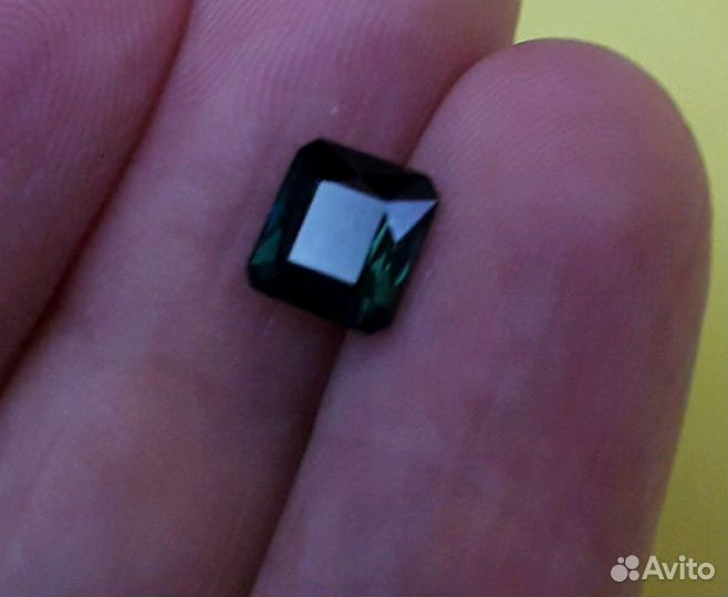 Зеленый турмалин