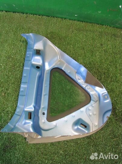 Стекло багажника правое Ford Fiesta (CB1) 2011