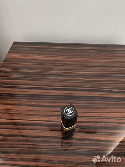 Помада Chanel rouge coco 19 Gabriele