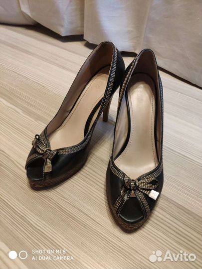 Туфли с открытым носом