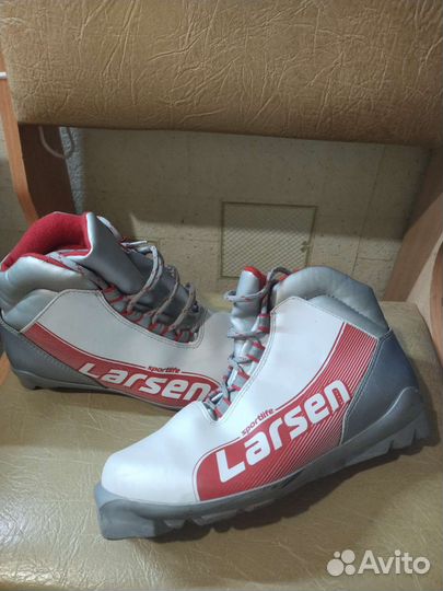 Лыжные ботинки