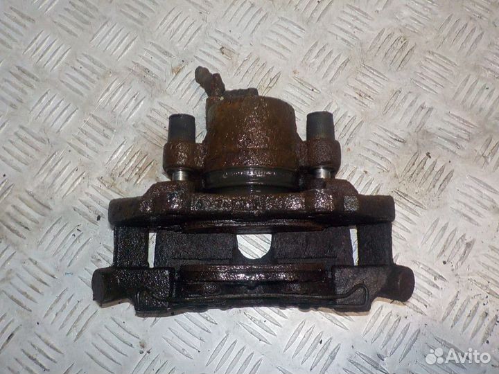 Суппорт передний левый Mazda 3 BK