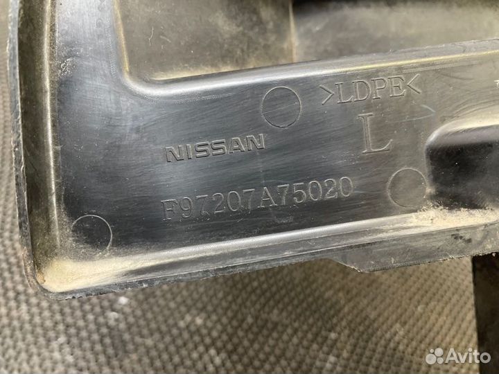 Дефлектор радиатора левый Nissan X-Trail T31