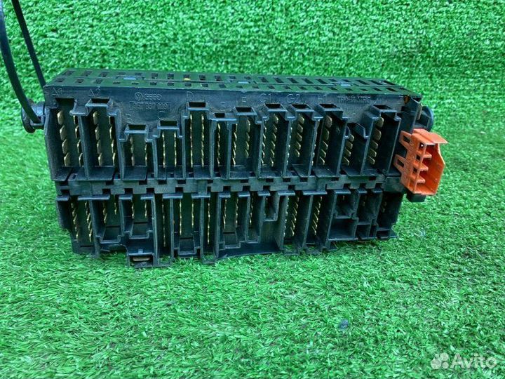 Блок предохранителей Volkswagen Golf 3