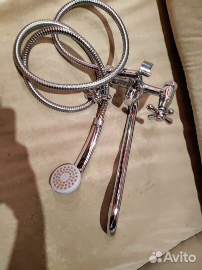 Смеситель для ванны с лейкой