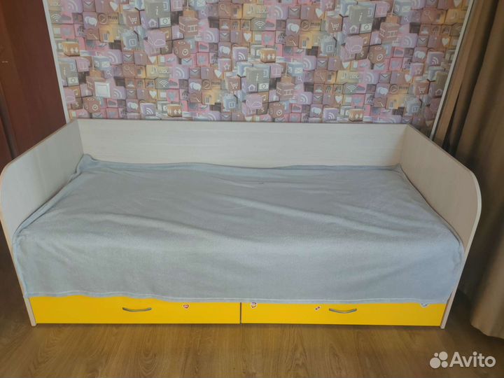 Детская кровать (для подростков)