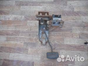 Педаль тормоза Mitsubishi Galant (E3) 1988-1993