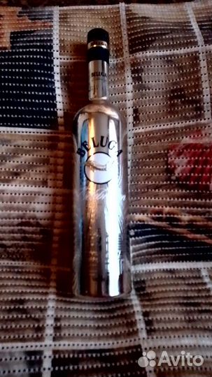 Бутылка серебряная Белуга от элитного алкоголя