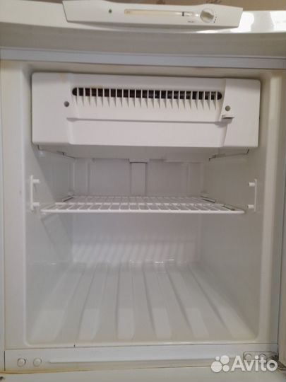 Продам холодильник indesit