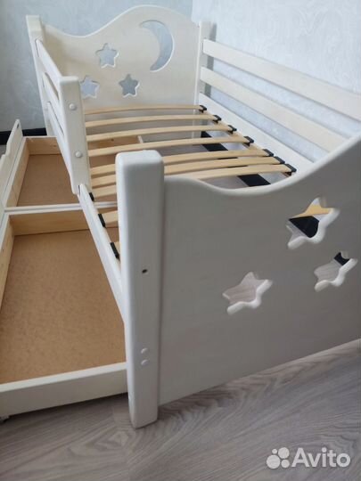 Кровать из натурального дерева 150 80