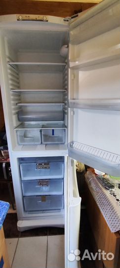 Холодильник бу indesit