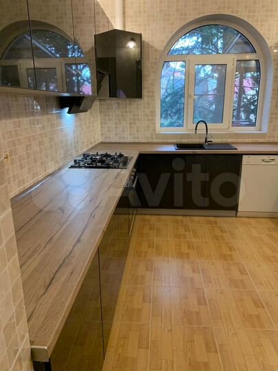 Комната 25 м² в 6-к., 1/3 эт.