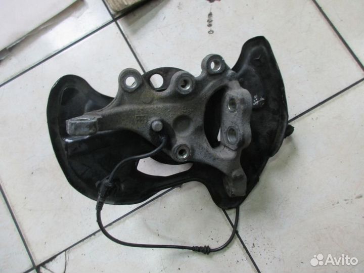 Кулак поворотный передний правый w207 coupe E-cl