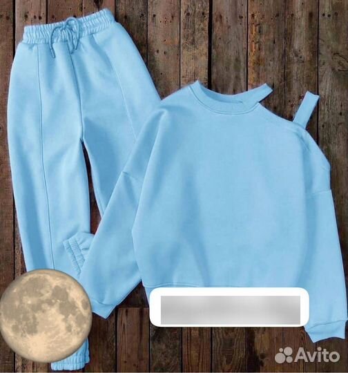 Спортивный костюм женский