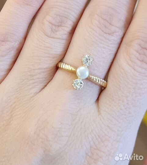 Антикварное кольцо 750 пробы с бриллиантами