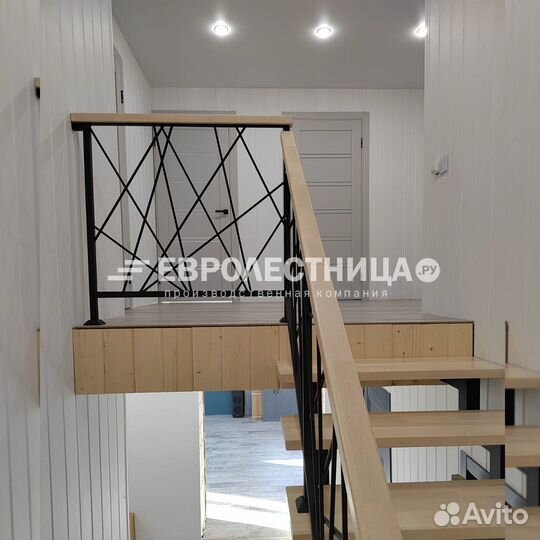 Лестница на метало каркасе