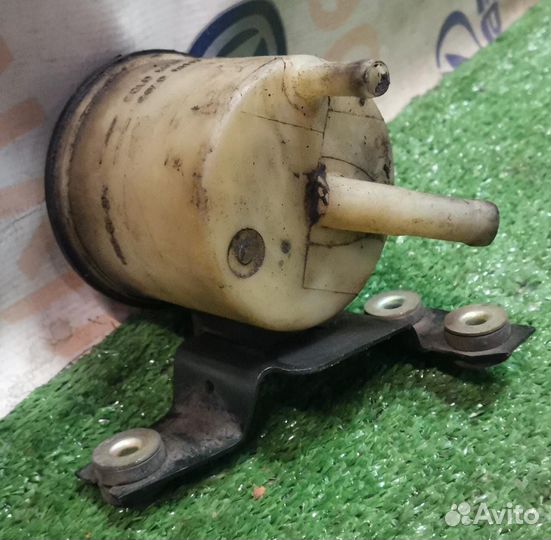 Бачок гур б.у Infiniti Nissan a33 teana maxima Alm