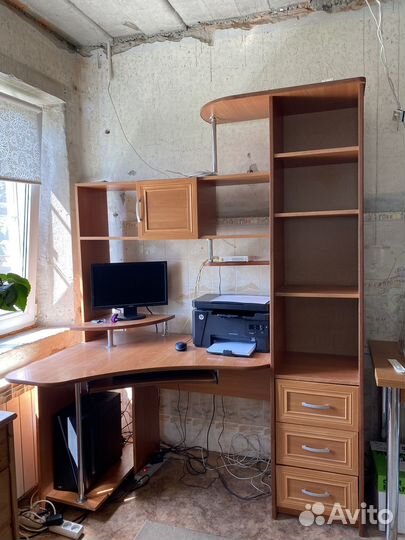 Компьютерный стол