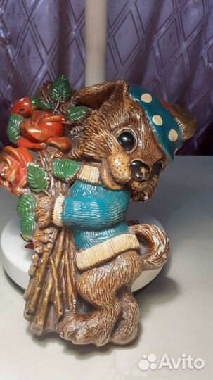 Собачка с букетом роз