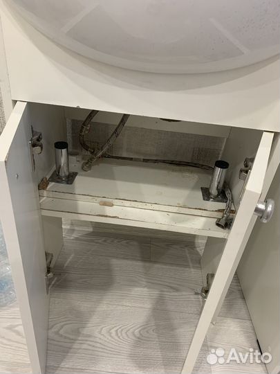 Тумба с раковиной для ванной