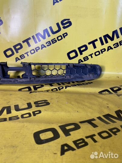 Решетка в бампер Renault Clio